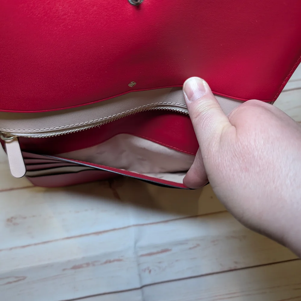 🎉 SALE 🎉 Like New Kate Spade Scallop Wallet Clutch - Picture 2 of 6